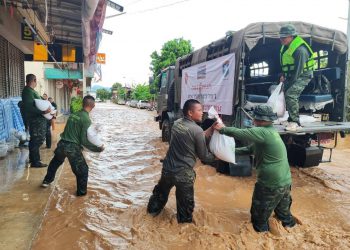 มทบ.36 ช่วยเหลือพี่น้องประชาชน ก้าวผ่านสถานการณ์น้ำท่วม