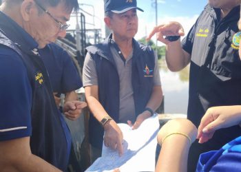 รมว.กห. ลงพื้นที่ประเวศหลังประชุม ครม. ผนึกกรมชลประทาน–กทม. วางแผนบริหารจัดการน้ำ เร่งระบายพื้นที่น้ำท่วมกรุงเทพฯ พร้อมใช้กำลังทหารสนับสนุนเต็มที่